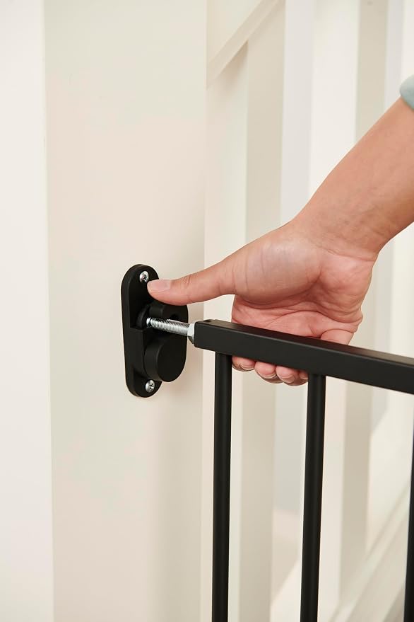 Regalo 2-in-1 Extra Wide Stairway and Hallway Walk Through Baby Safety Gate - Image 4
