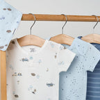 Gerber unisex-baby 9-piece Baby Gift Set - Image 3